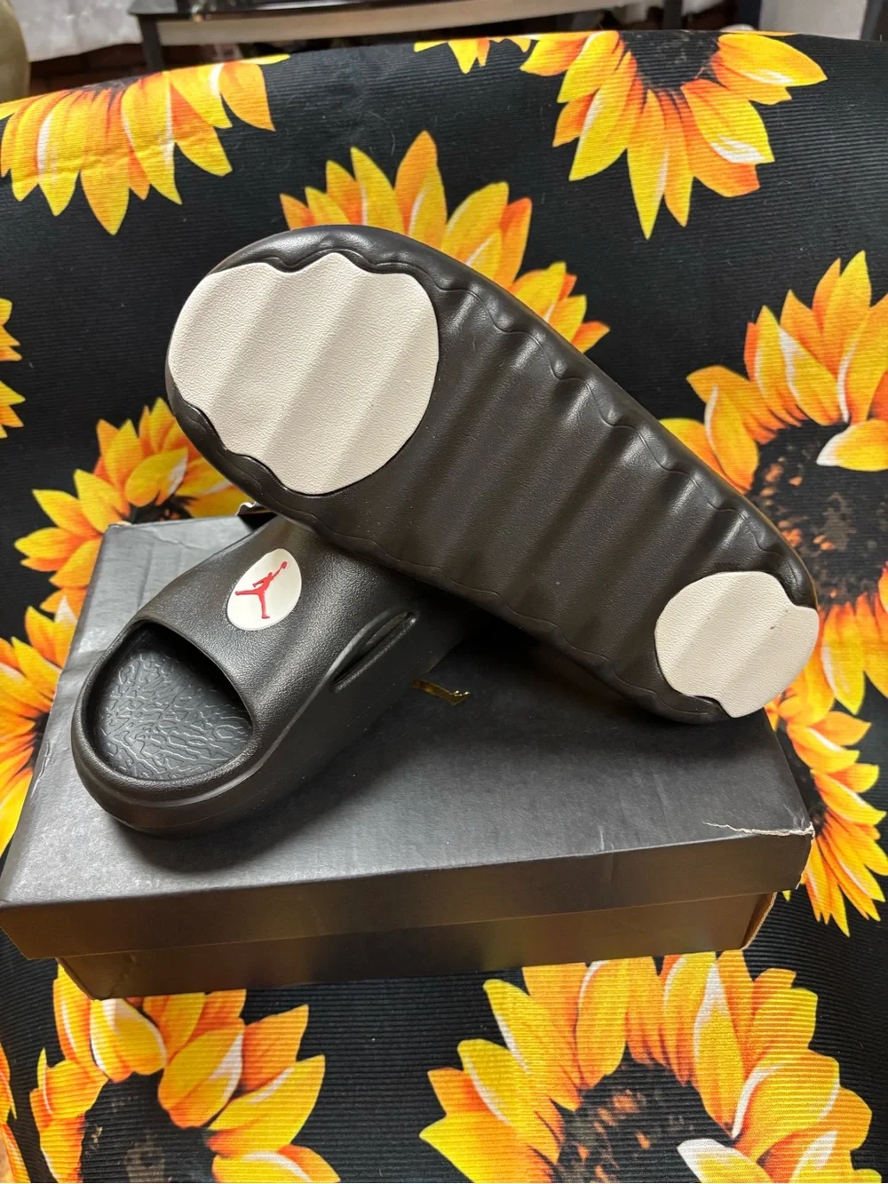 Men’s NWT Jordan slides Sz 7Y